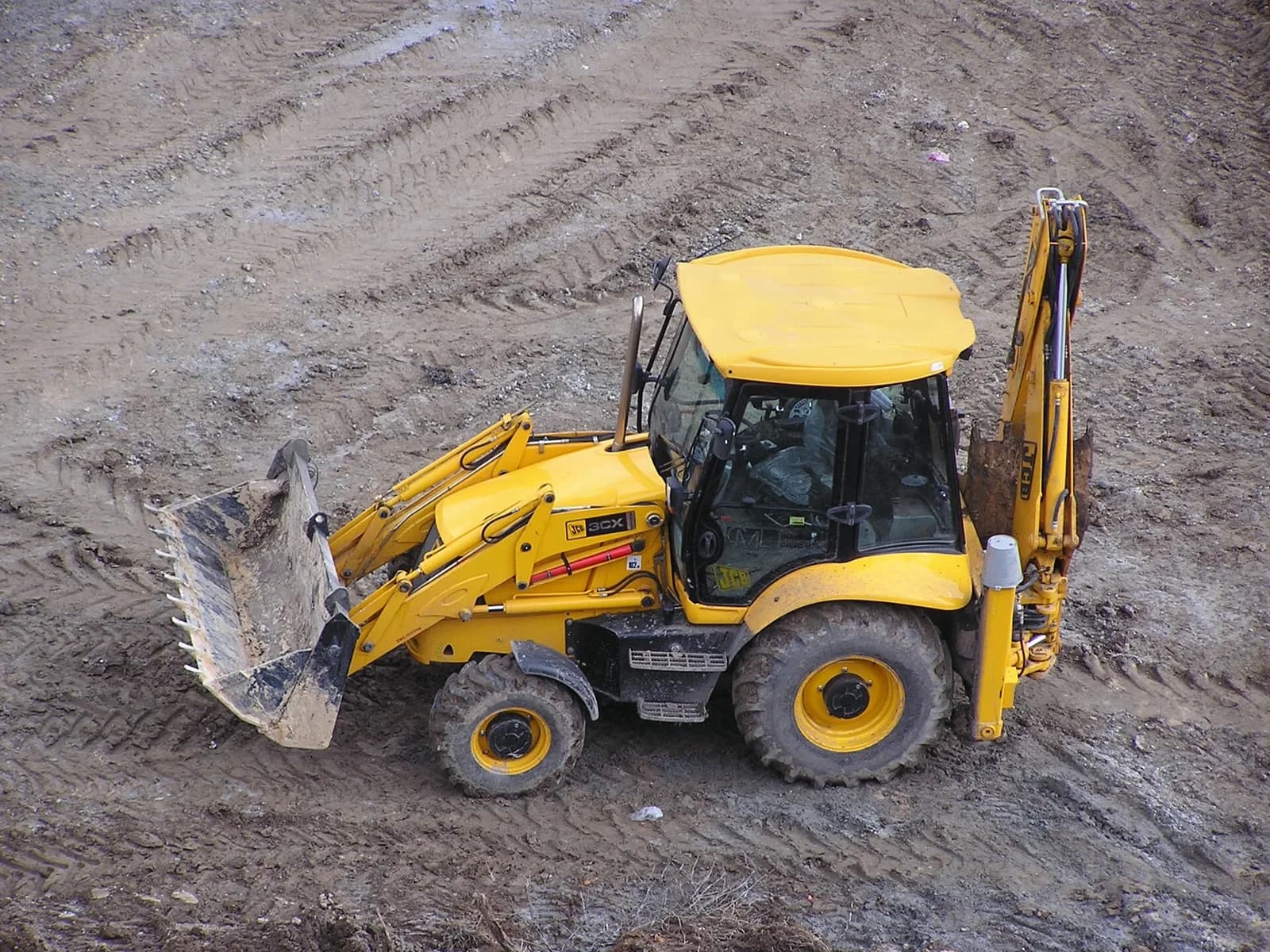 Retroescavadeira JCB 3C 2015 – foto 3 de 3