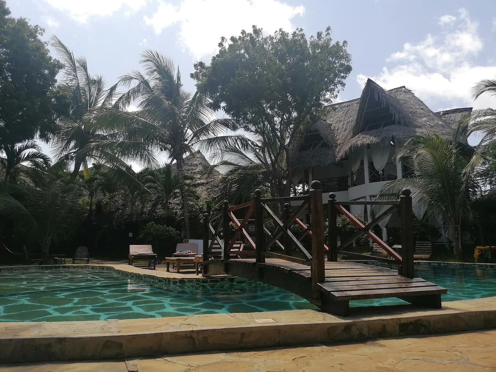 Sobrado novo 4 quartos com piscina – foto 2 de 2