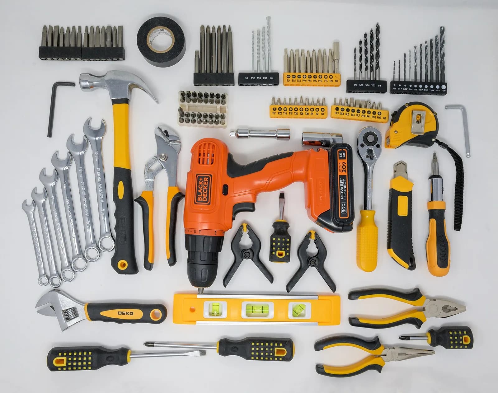 Kit ferramentas Makita (furadeira, serra, esmerilhadeira) – foto 2 de 3