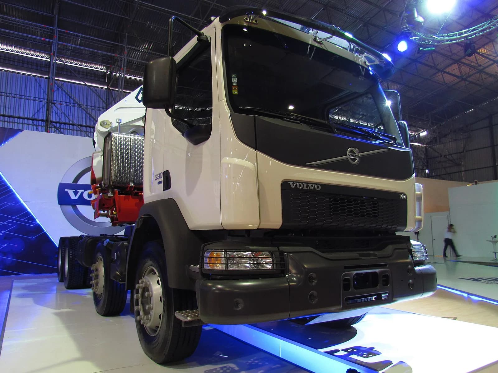 Caminhão Volvo VM 270 truck 2017 – foto 2 de 3